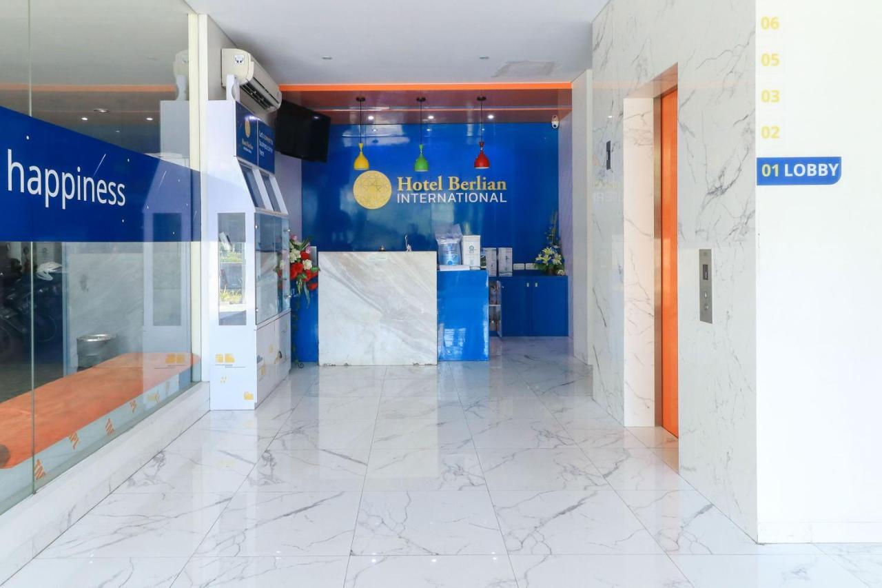 Hotel Berlian International Surabaya Exterior photo