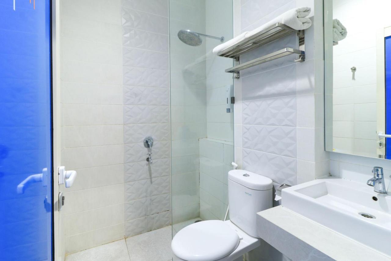 Hotel Berlian International Surabaya Exterior photo