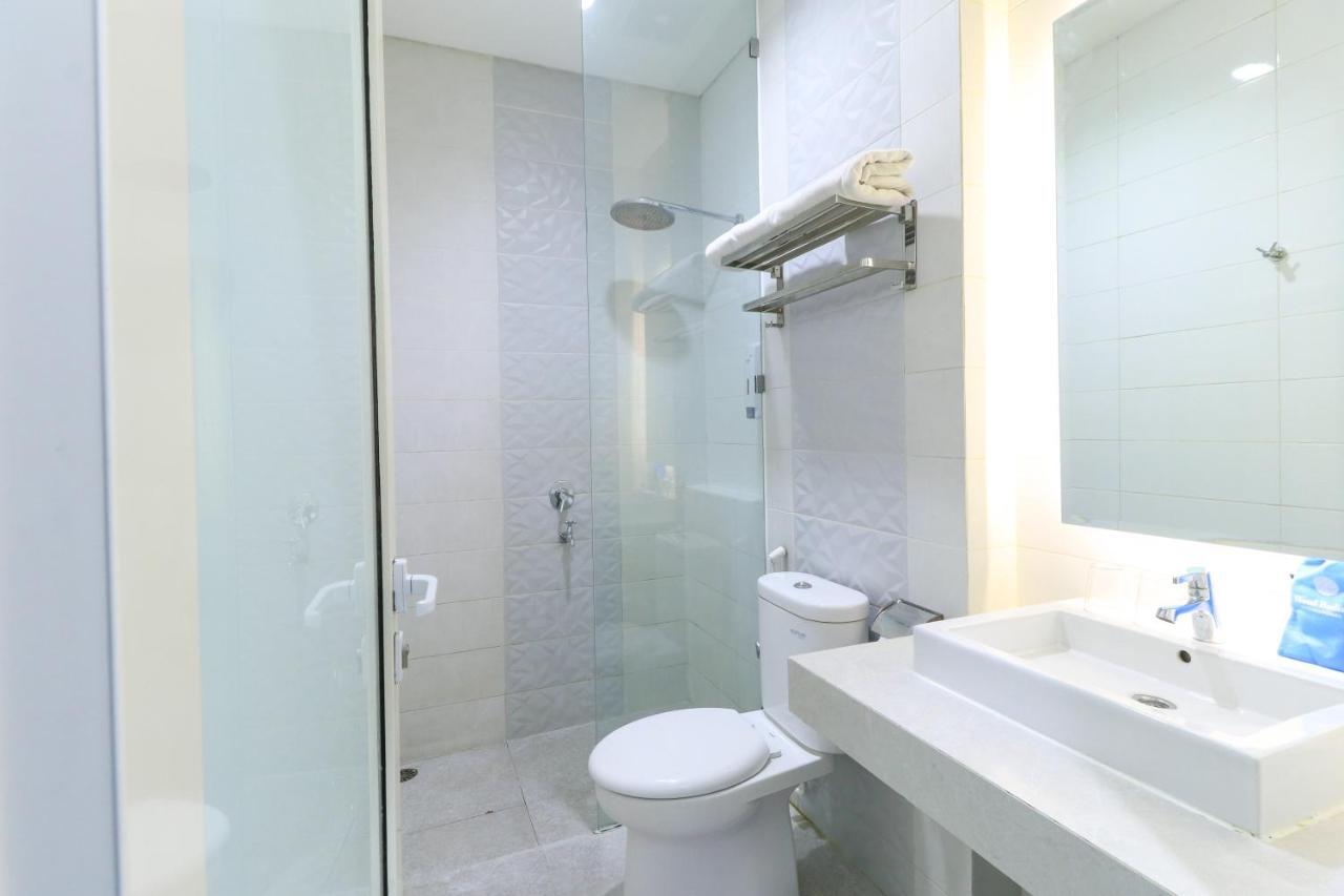 Hotel Berlian International Surabaya Exterior photo